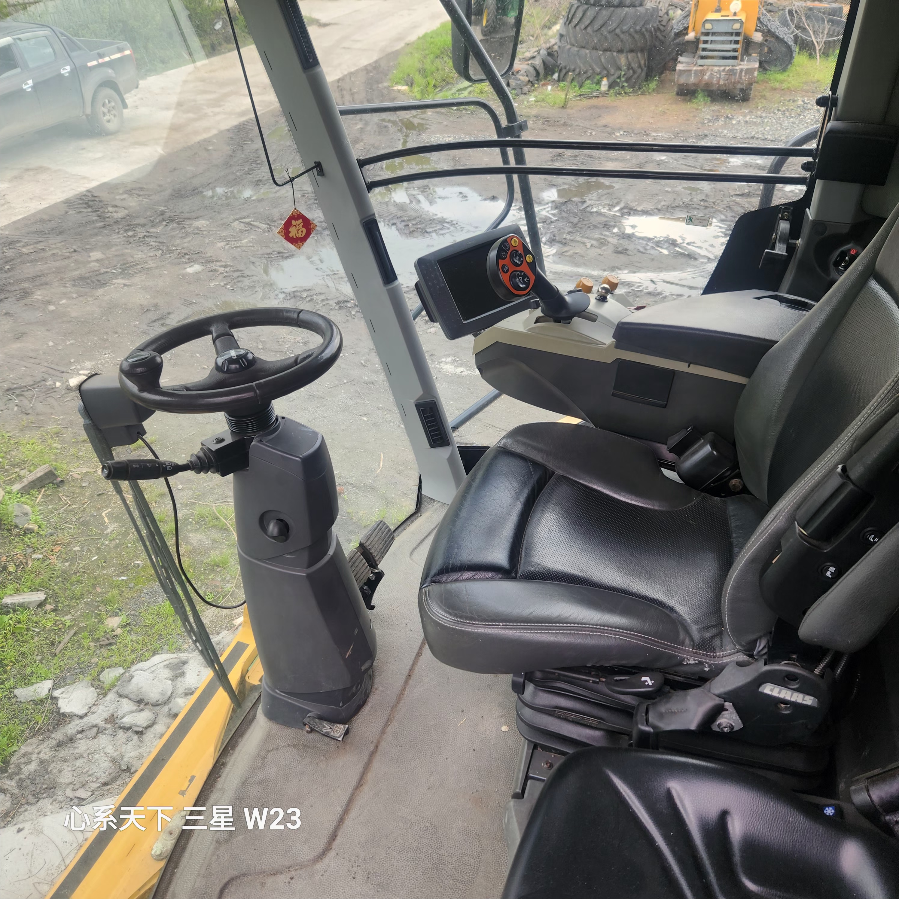 740TT-2015-2.jpg