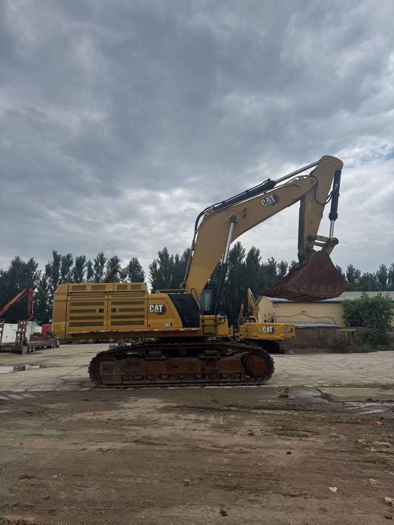 CAT395-2.jpg